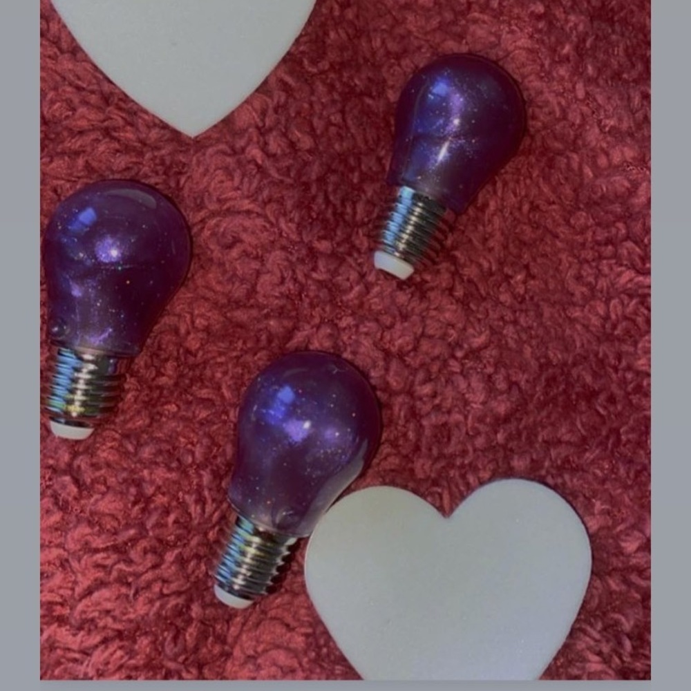 Light bulb purple lipgloss💜✨